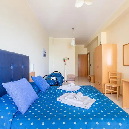 Hotel Il Riccio Porto Cesareo Exterior photo